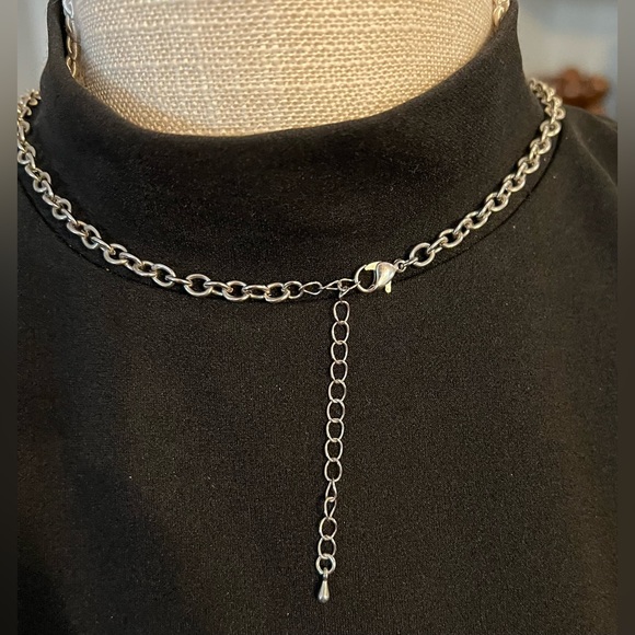 Vintage Opalescent White & Mint Green/Blue Gemstones w/Metal Flower Necklace - Picture 7 of 7